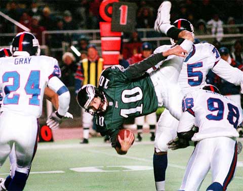 Eagles QB takes a Dive.
